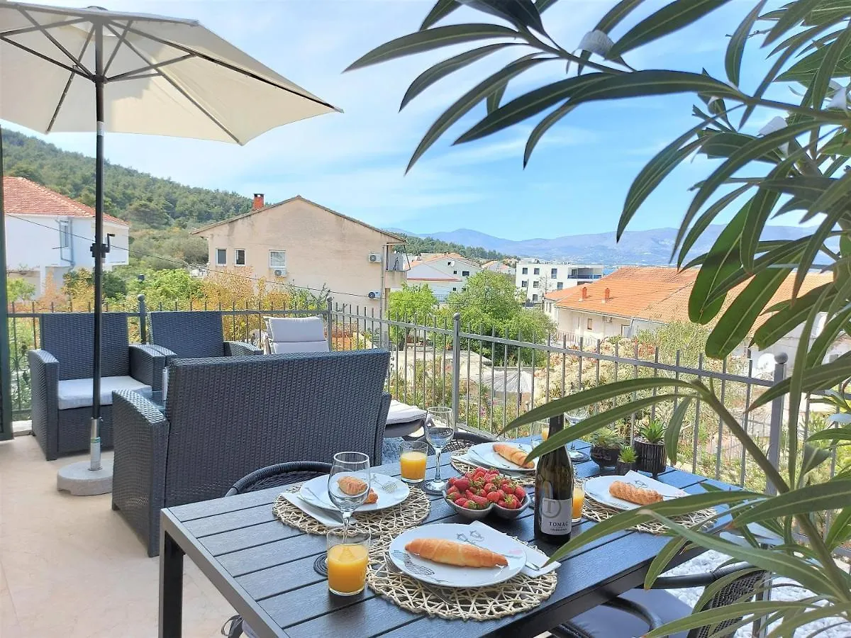 Apartment Livia Slatine 0*,  Croatia