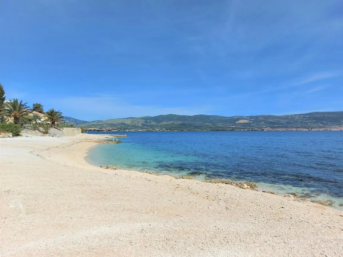 Apartment Livia Slatine 0*,  Croatia