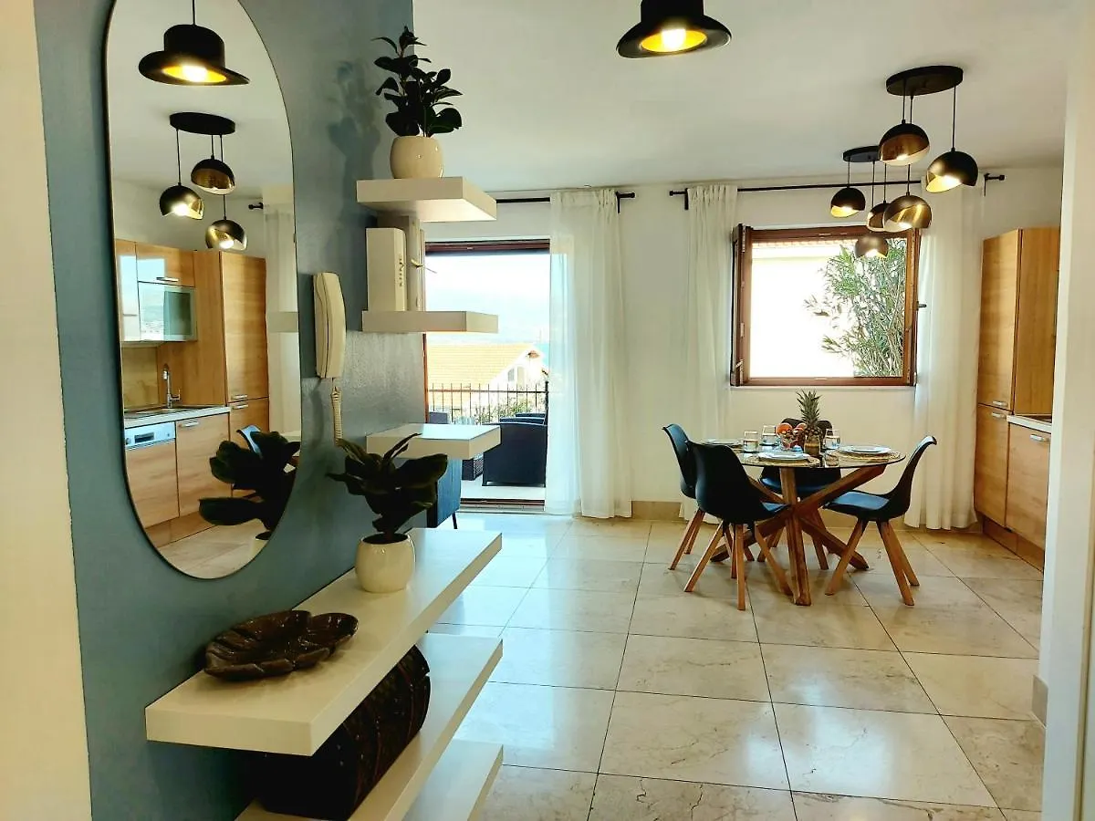 Apartment Livia Slatine