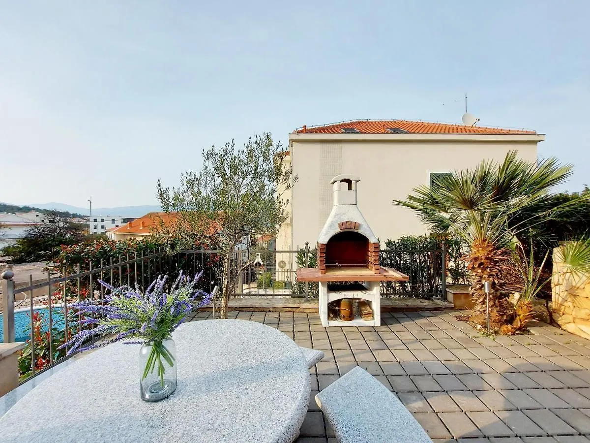 Apartment Livia Slatine