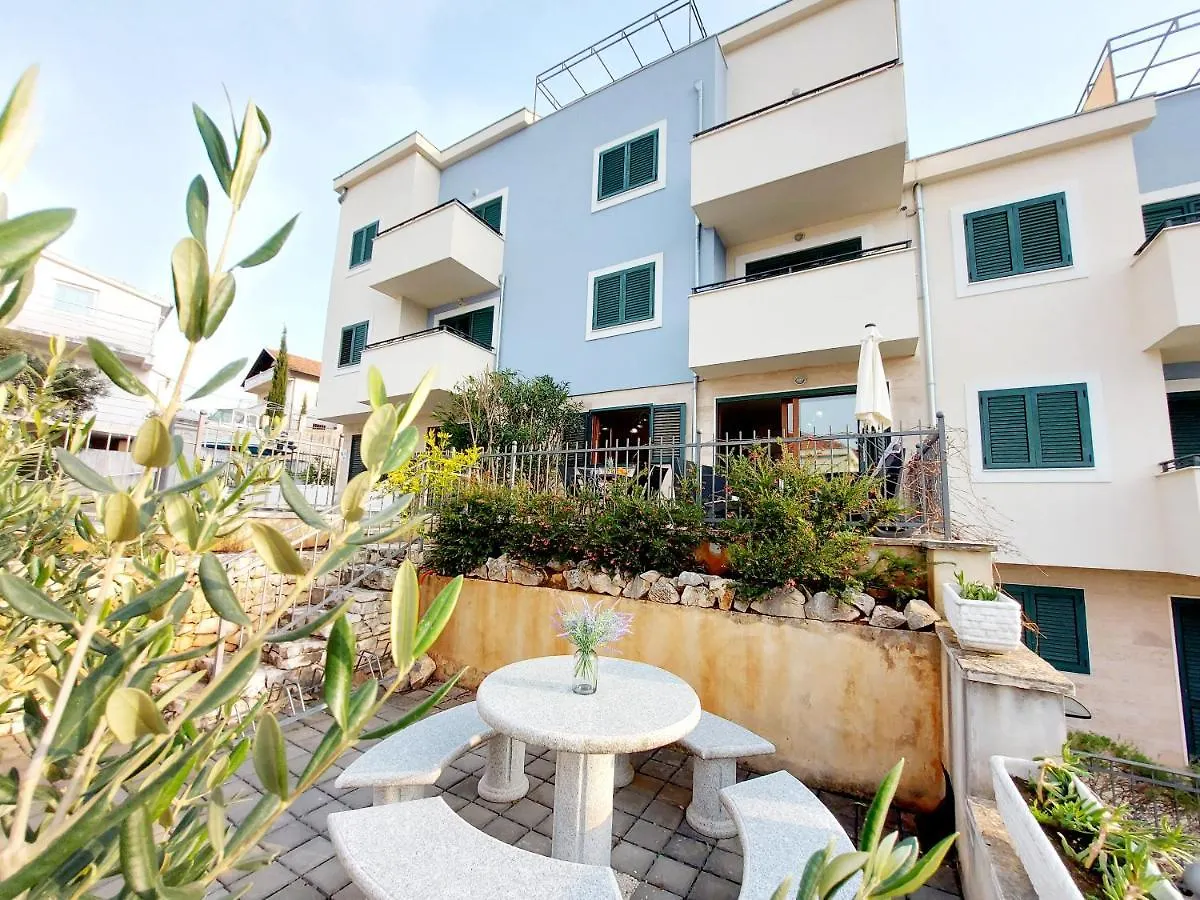 Apartment Livia Slatine